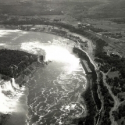 Aerial photograph of Niagara Falls, 1931